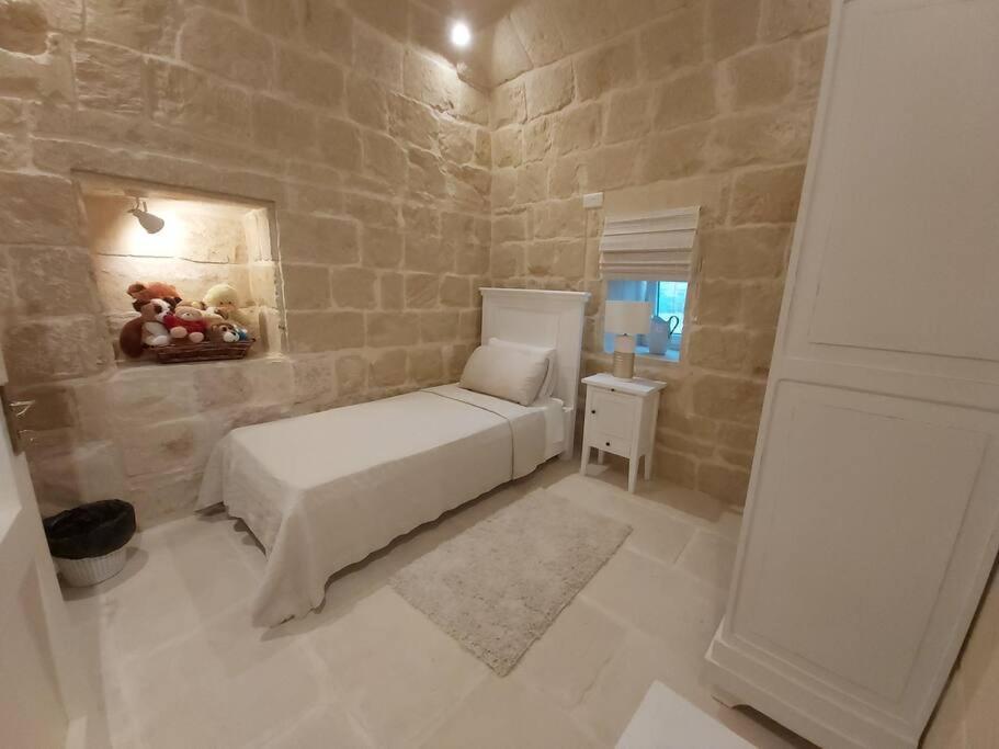 Farmhouse Villa With Large Pool And Garden In Gozo Арб Екстер'єр фото