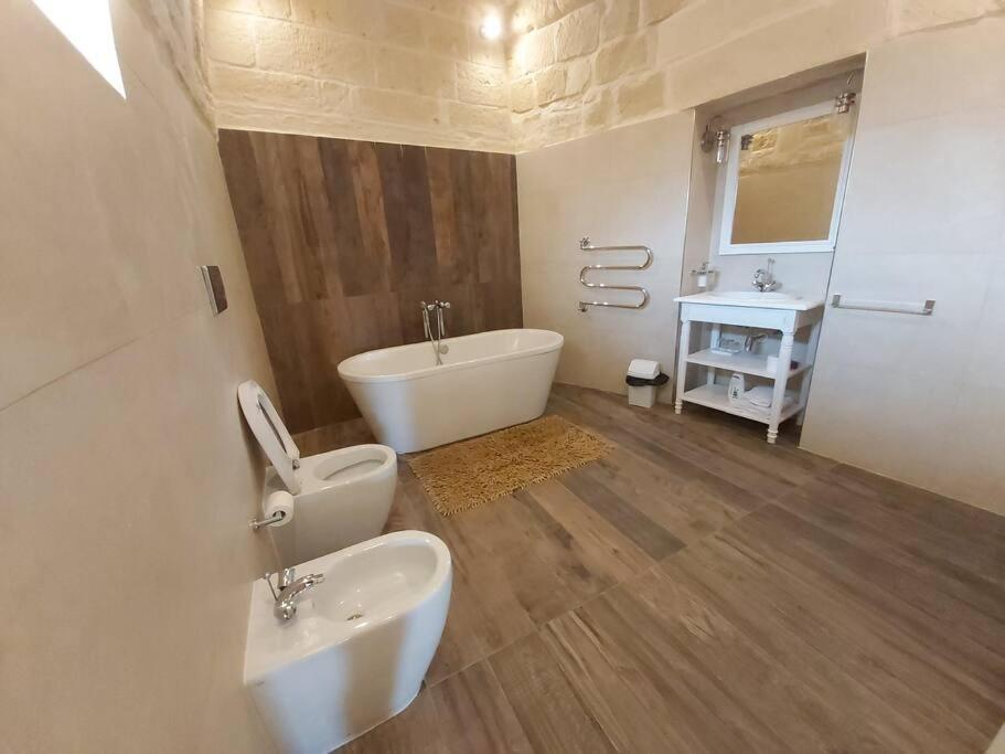 Farmhouse Villa With Large Pool And Garden In Gozo Арб Екстер'єр фото